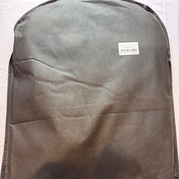 Authentic Taylor Swift Mint Fur Coat TLOSG Brand New Unopened Size XS/SM - Picture 4 of 5